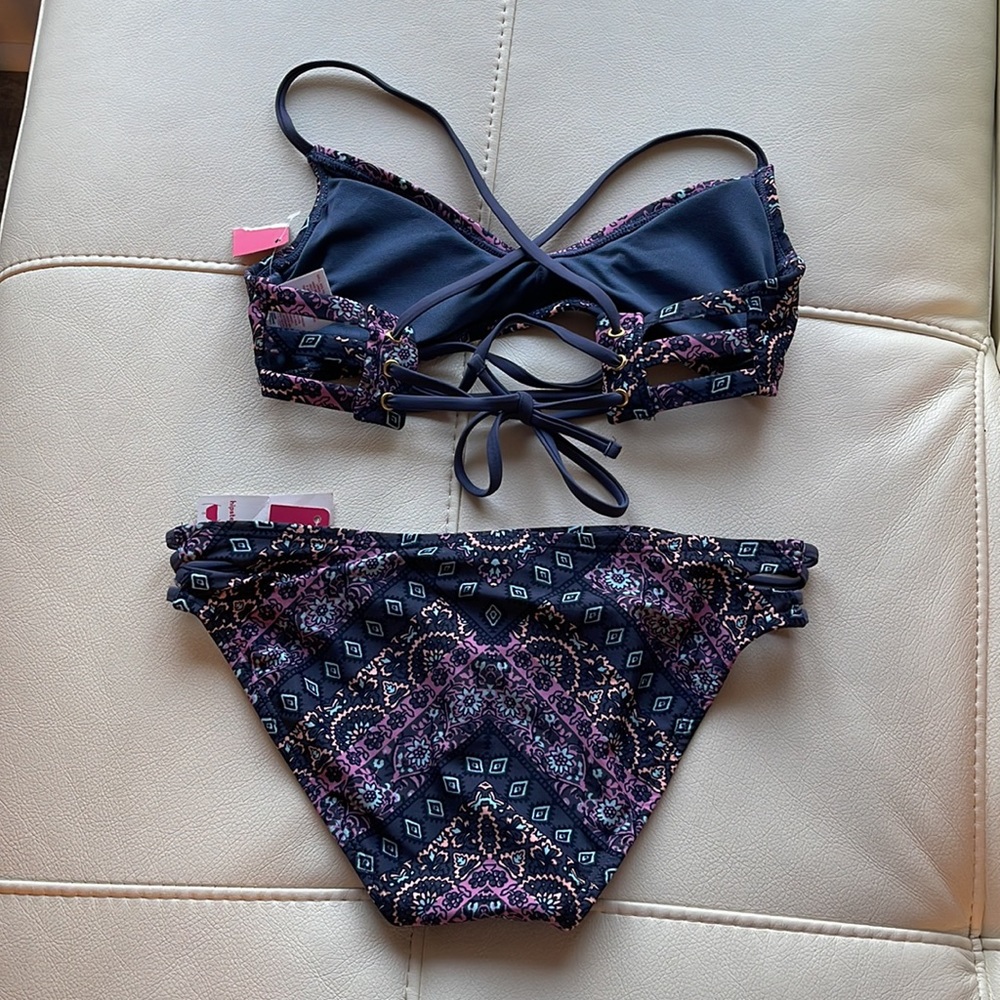 Bathing suits - Picture 2 of 2